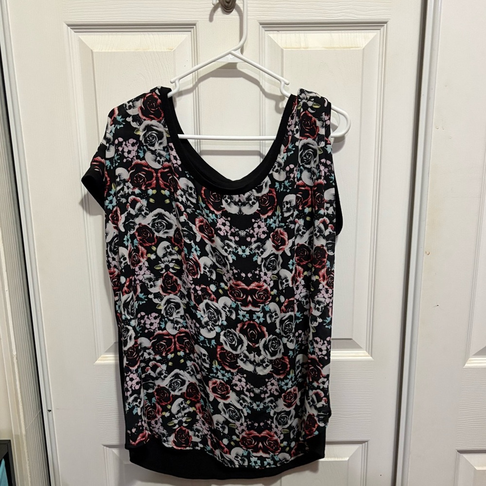 Torrid skull and roses tee